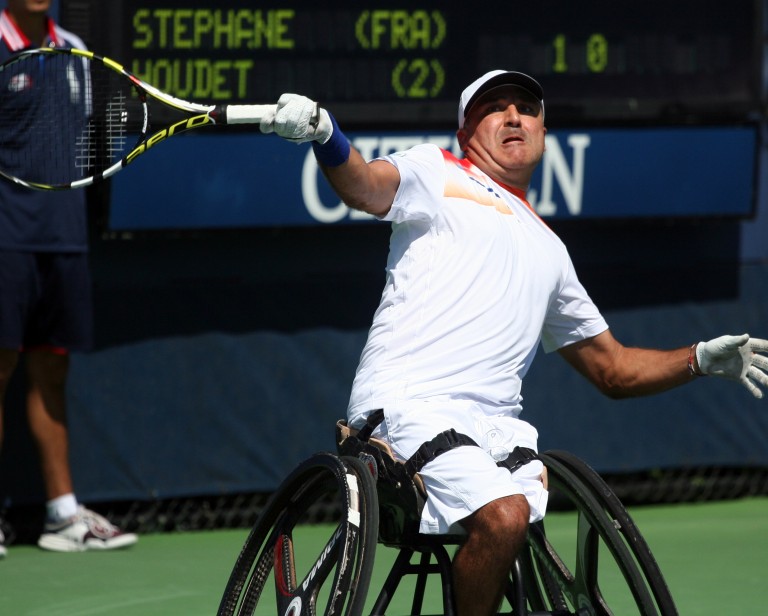 Le tennis en fauteuil : un mix entre tennis et sport mécanique